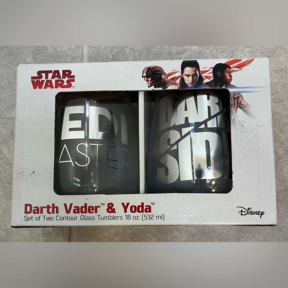 New Star wars Darth Vader & YODA Set Of 2 Contour Glass Tumblers 18 Oz.